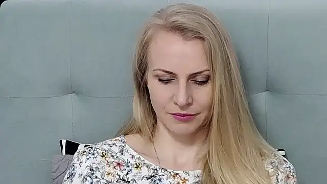 K  Adrienne online show from April 2026 05:10:01 AM