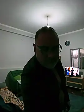 Snapshot of PhillDrake11 chatting on May 2026 01:03:01 AM PhillDrake11 online show from May 2026 01:03:01 AM
