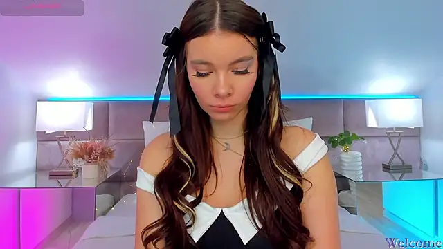 MiaMuse online show from October 2025 07:25:02 PM