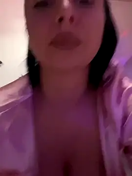 Snapshot of YreneRay chatting on December 2024 11:19:01 AM YreneRay online show from December 2024 11:19:01 AM