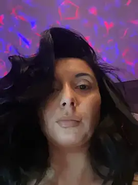 Snapshot of YreneRay chatting on December 2024 08:51:02 AM YreneRay online show from December 2024 08:51:02 AM