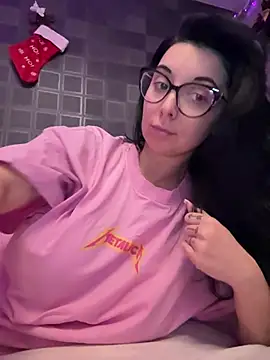 Snapshot of YreneRay chatting on December 2024 10:45:01 AM YreneRay online show from December 2024 10:45:01 AM