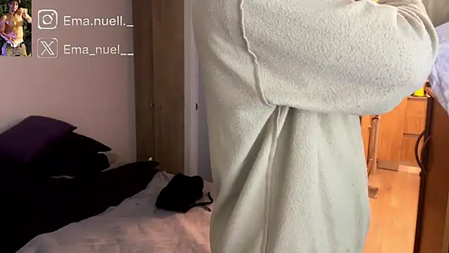 Snapshot of Emanuell__ chatting on May 2026 02:06:02 AM Emanuell online show from May 2026 02:06:02 AM