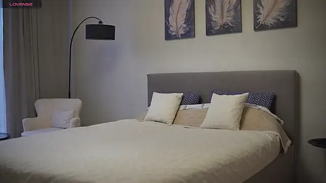 Snapshot of Danielle_Thomas chatting on September 2025 09:44:01 AM Danielle Thomas online show from September 2025 09:44:01 AM