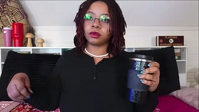 Snapshot of -khayaparker chatting on February 2026 07:32:02 PM -khayaparker online show from February 2026 07:32:02 PM