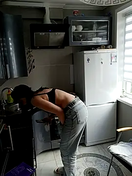 LazyTanukii online show from September 2025 06:50:02 AM