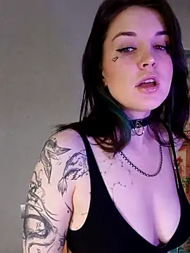 LazyTanukii online show from October 2025 06:38:01 AM