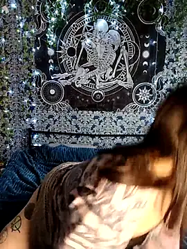 LazyTanukii online show from October 2025 06:46:01 AM