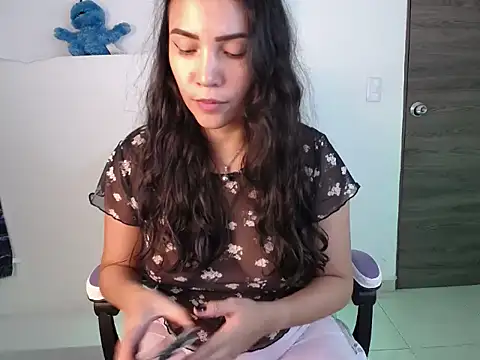 cutie and slutty online show from October 2025 04:01:02 AM