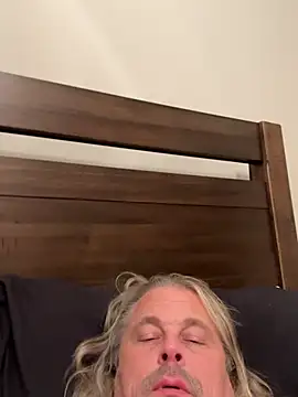 zeus337 online show from January 2026 03:43:02 AM