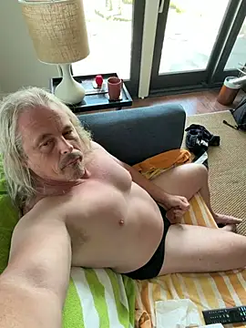 Snapshot of zeus337 chatting on July 2026 09:21:02 PM zeus337 online show from July 2026 09:21:02 PM
