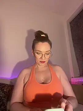 FemDom RubyKnightXXO online show from December 2025 04:03:01 PM