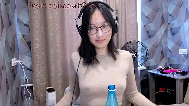 Snapshot of aliiiiiina chatting on September 2025 05:07:01 AM aliiiiiina online show from September 2025 05:07:01 AM