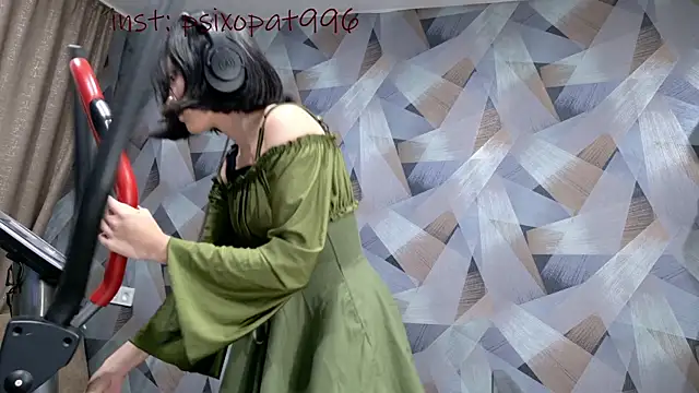 Snapshot of aliiiiiina chatting on October 2025 08:59:02 PM aliiiiiina online show from October 2025 08:59:02 PM