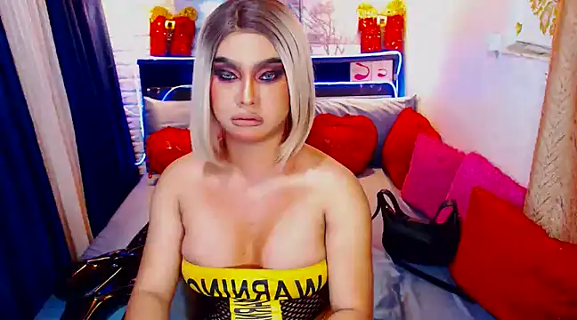 Snapshot of TsGoddessNhicolle chatting on February 2025 04:14:01 AM TsGoddessNhicolle online show from February 2025 04:14:01 AM