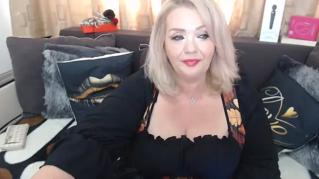 Snapshot of MsMelyssaxx chatting on June 2026 04:08:01 AM MsMelyssaxx online show from June 2026 04:08:01 AM