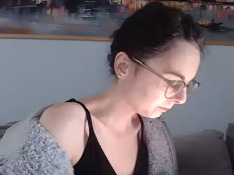 cleophee online show from March 2025 12:33:02 PM