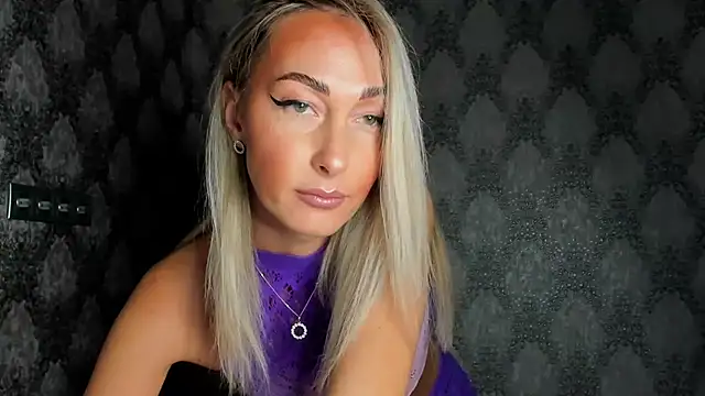 StarryHanna online show from November 2025 06:44:02 PM