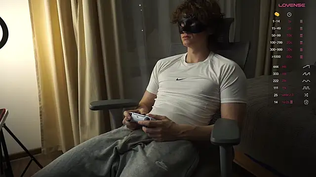 Snapshot of BumBuster69 chatting on November 2025 06:32:01 PM BumBuster69 online show from November 2025 06:32:01 PM