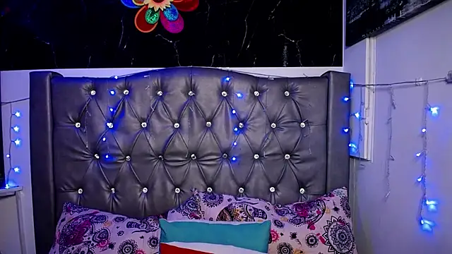 Snapshot of LAILAGUMMY chatting on February 2025 11:28:01 AM LAILAGUMMY online show from February 2025 11:28:01 AM