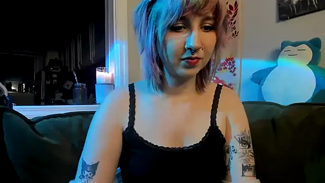 Snapshot of LedaBun chatting on February 2026 05:18:02 AM LedaBun online show from February 2026 05:18:02 AM