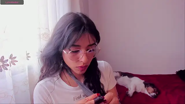 Snapshot of aluna_0310 chatting on December 2024 07:54:02 PM aluna 0310 online show from December 2024 07:54:02 PM