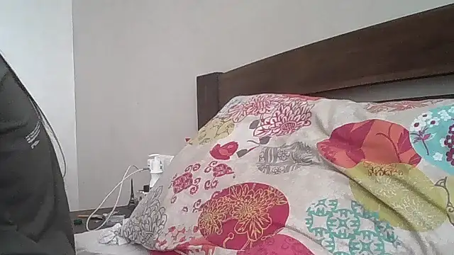 JulianaGold1 online show from September 2025 01:45:01 PM