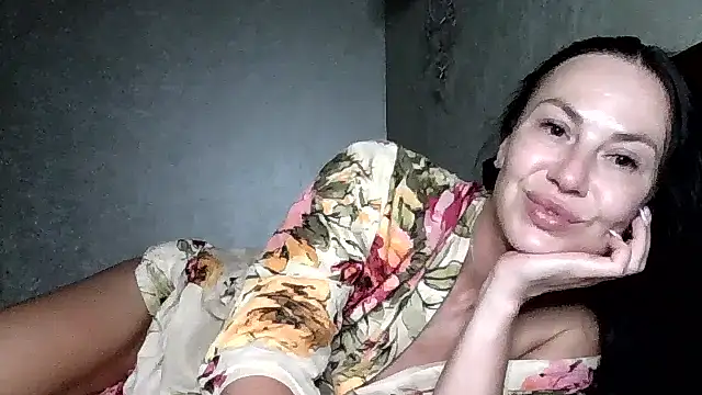 JulianaGold1 online show from June 2026 12:50:01 AM