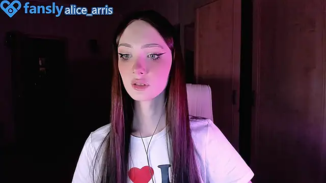 Snapshot of Alice__Aris chatting on October 2025 06:19:01 PM Alice  Aris online show from October 2025 06:19:01 PM