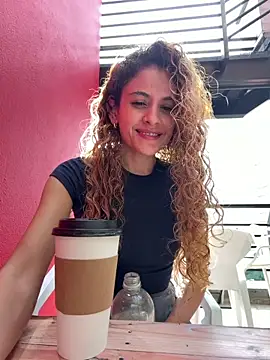 alana15 online show from April 2026 09:48:01 PM