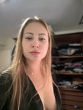 AlisaWhite online show from October 2025 03:30:02 PM