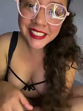 Snapshot of Vivi_Kvsh chatting on February 2026 11:02:02 PM Vivi Kvsh online show from February 2026 11:02:02 PM