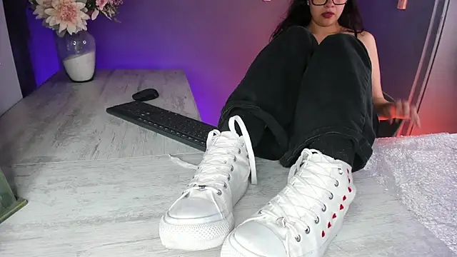 veronicafalcon online show from May 2026 09:01:02 PM