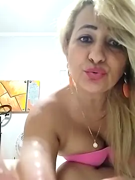 vivifernades online show from December 2024 04:37:01 PM