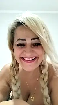 vivifernades online show from February 2025 08:52:02 PM