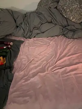 Snapshot of RobinSub chatting on September 2025 09:11:01 AM RobinSub online show from September 2025 09:11:01 AM