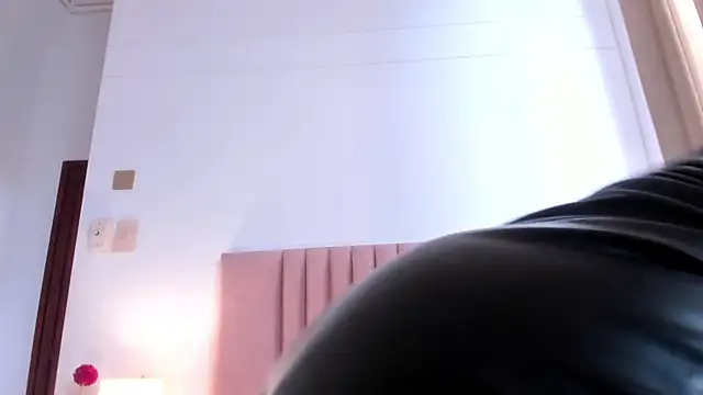 AGATHAA WHITE online show from February 2025 11:43:01 AM