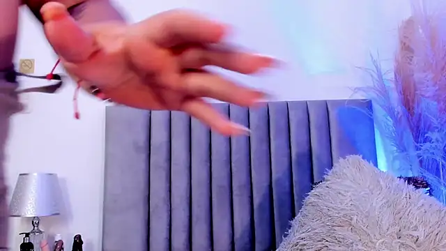 AGATHAA WHITE online show from March 2025 02:42:02 PM