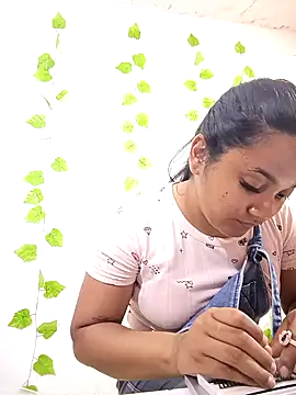 Snapshot of shayna_all chatting on September 2025 02:42:01 PM shayna all online show from September 2025 02:42:01 PM