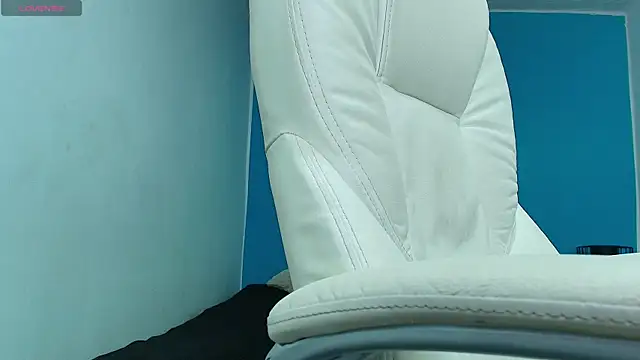 Snapshot of Dephne__ chatting on December 2024 12:44:02 PM Dephne online show from December 2024 12:44:02 PM