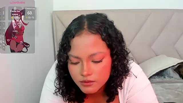 Snapshot of Dephne__ chatting on February 2025 05:37:01 PM Dephne online show from February 2025 05:37:01 PM