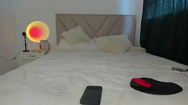 Snapshot of Dephne__ chatting on September 2025 08:02:02 PM Dephne online show from September 2025 08:02:02 PM