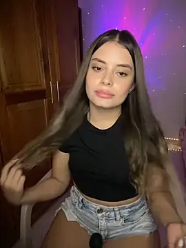 Snapshot of Miss_valeriaa chatting on February 2025 12:04:01 AM Miss valeriaa online show from February 2025 12:04:01 AM