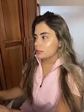 Miss valeriaa online show from April 2026 07:18:01 PM