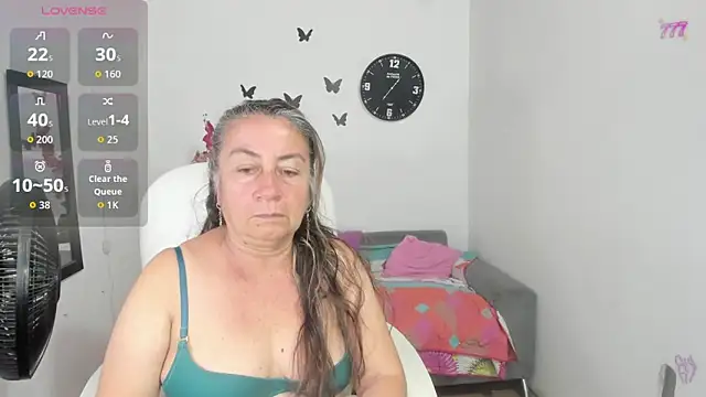 Snapshot of stepmother_105 chatting on May 2026 06:27:01 PM stepmother 105 online show from May 2026 06:27:01 PM