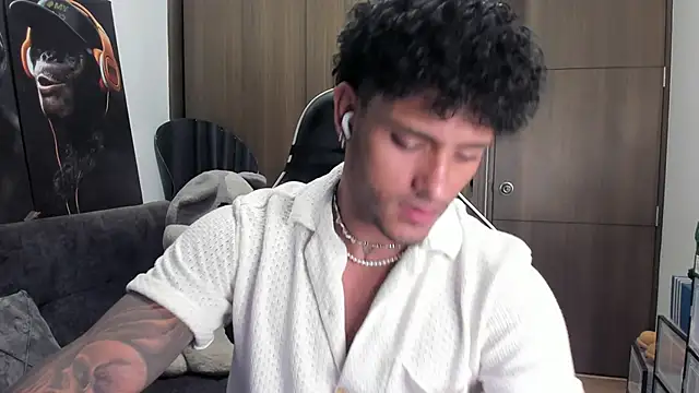 Alessandro Vanni online show from November 2025 01:50:02 AM