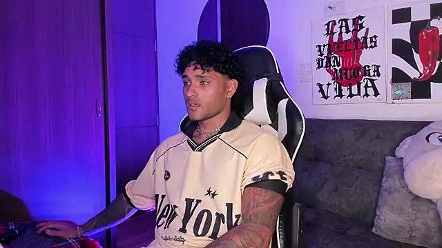 Alessandro Vanni online show from March 2026 03:12:02 AM