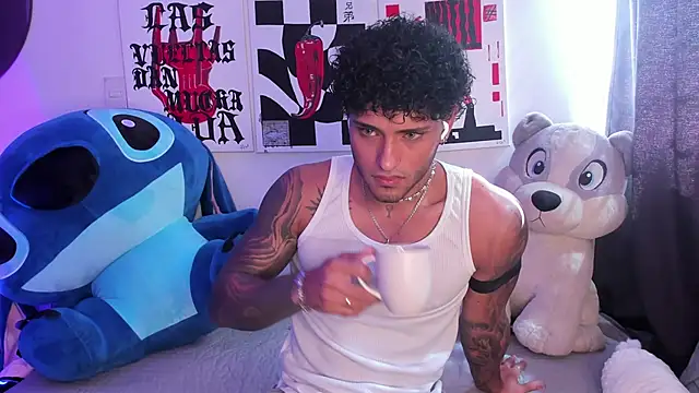 Snapshot of Alessandro_Vanni chatting on May 2026 02:34:01 PM Alessandro Vanni online show from May 2026 02:34:01 PM