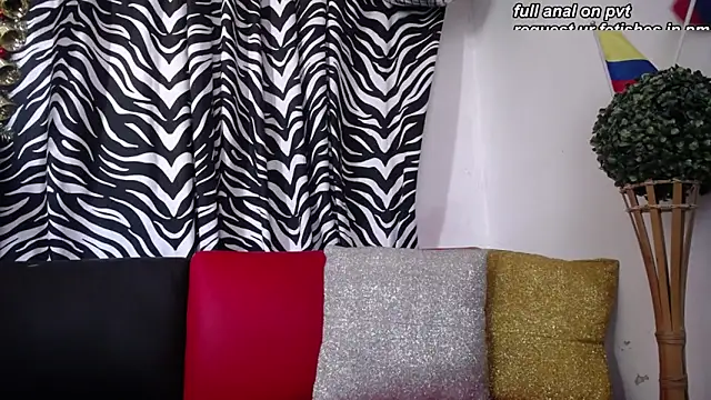 mia beatles online show from October 2025 04:04:02 PM