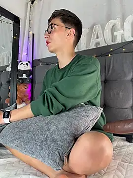 Thiago jones online show from March 2025 09:04:01 PM